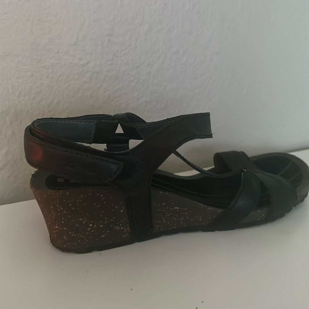 TEVA Ysidro Leather Wedge Sandals Black 7.5 NWOB Women's Comfort Shoes